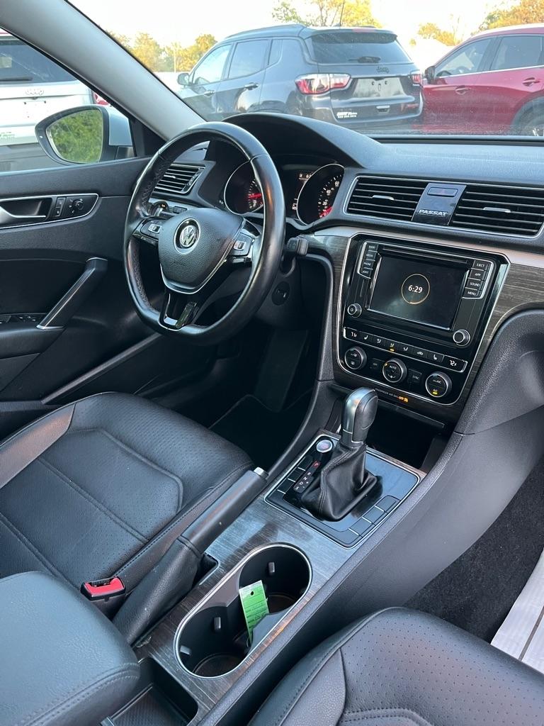 Volkswagen Passat SE 2018