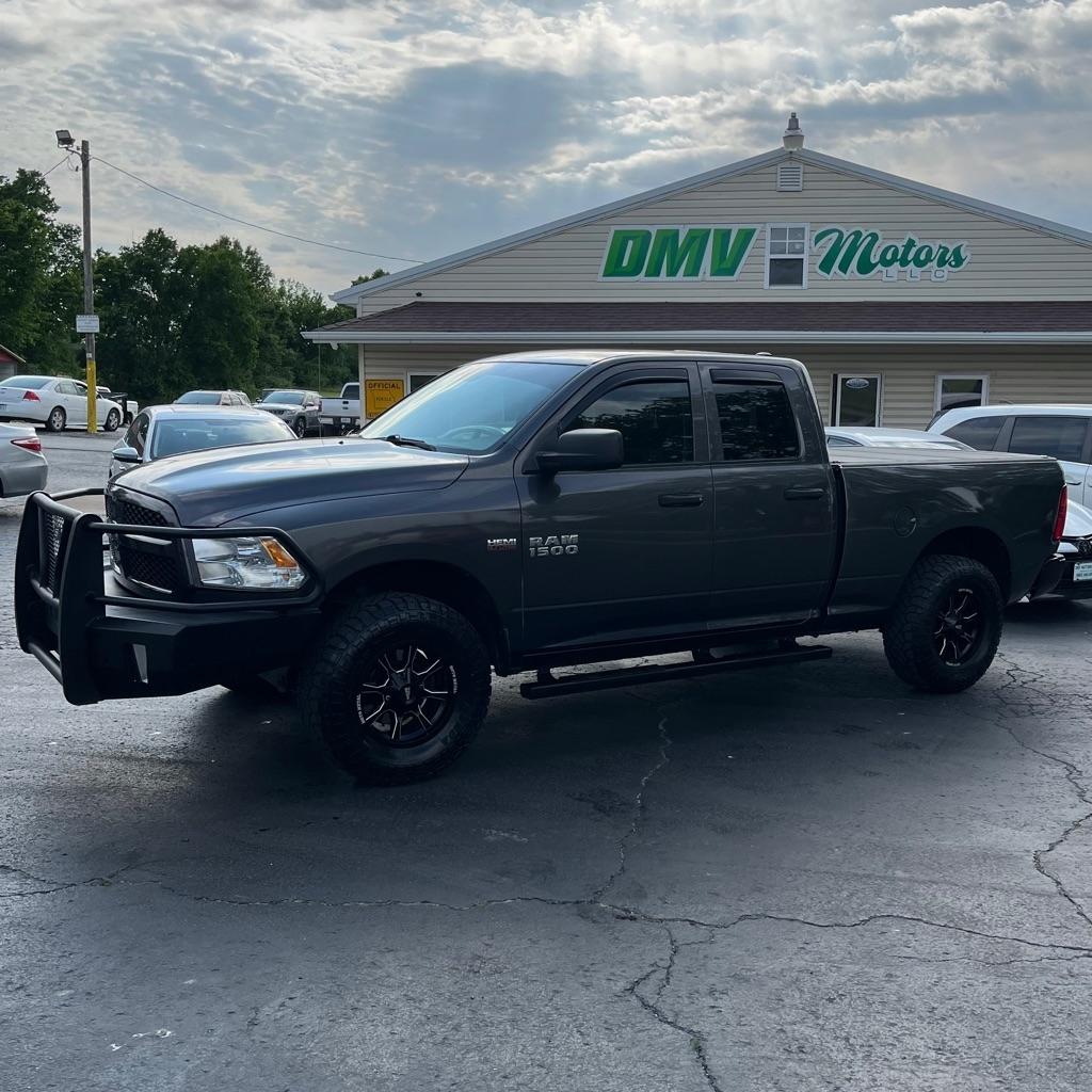 RAM 1500 Tradesman Quad Cab 4WD 2017