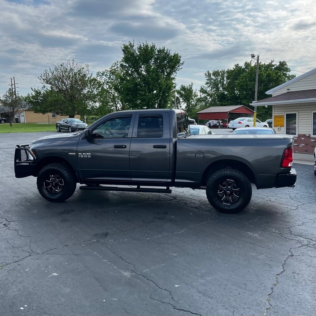 RAM 1500 Tradesman Quad Cab 4WD 2017
