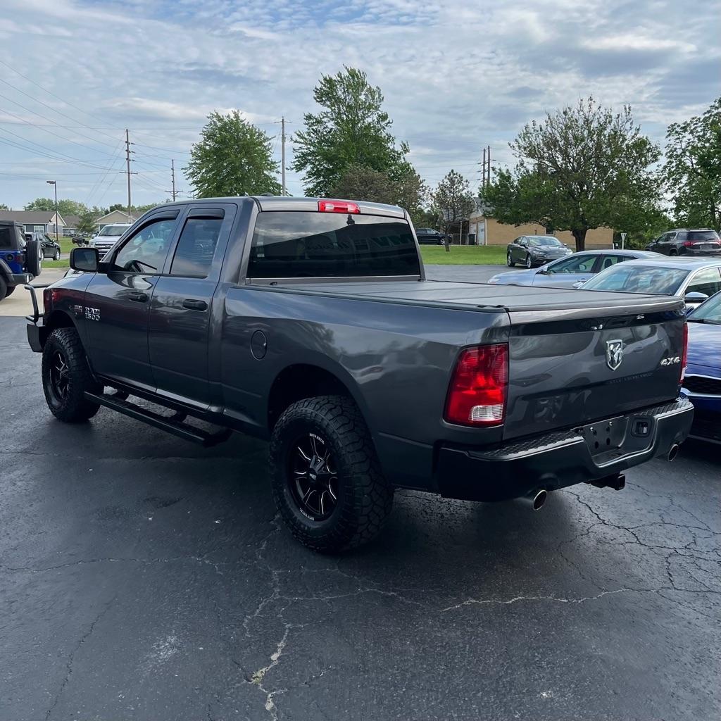 RAM 1500 Tradesman Quad Cab 4WD 2017