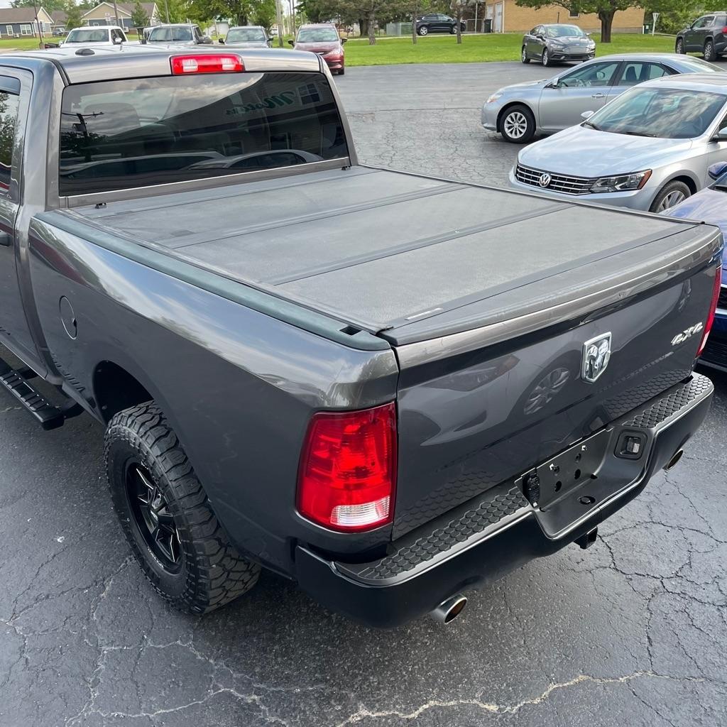 RAM 1500 Tradesman Quad Cab 4WD 2017