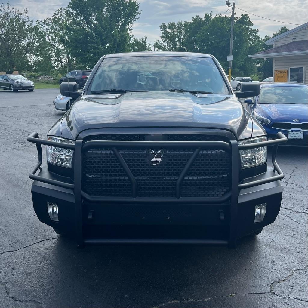RAM 1500 Tradesman Quad Cab 4WD 2017