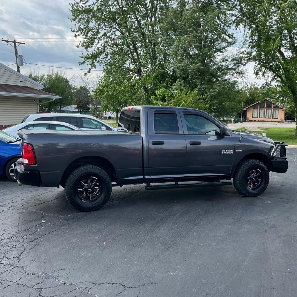 RAM 1500 Tradesman Quad Cab 4WD 2017
