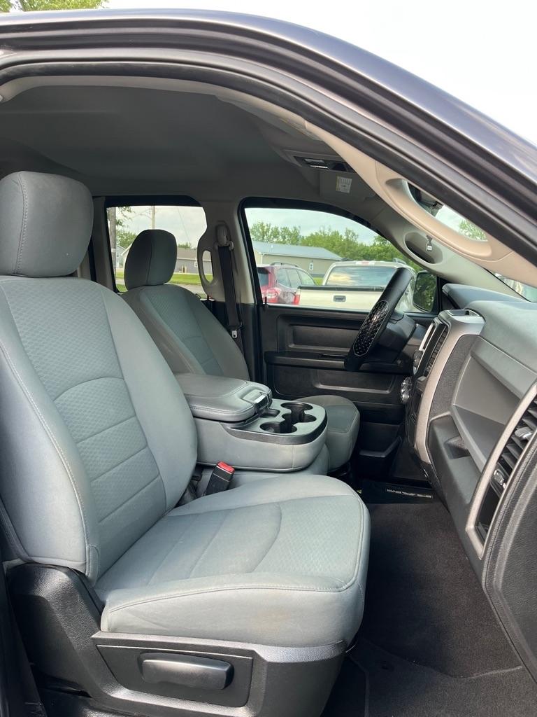 RAM 1500 Tradesman Quad Cab 4WD 2017