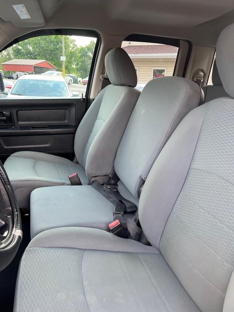 RAM 1500 Tradesman Quad Cab 4WD 2017