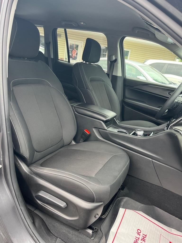 Jeep Grand Cherokee Laredo 4x4 2023