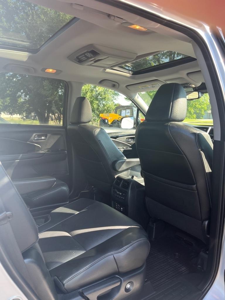 Honda Pilot AWD 4dr Elite w/RES & Navi 2016