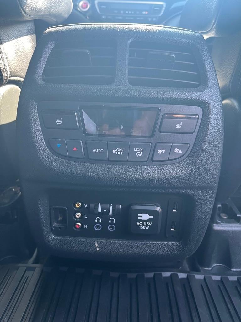 Honda Pilot AWD 4dr Elite w/RES & Navi 2016