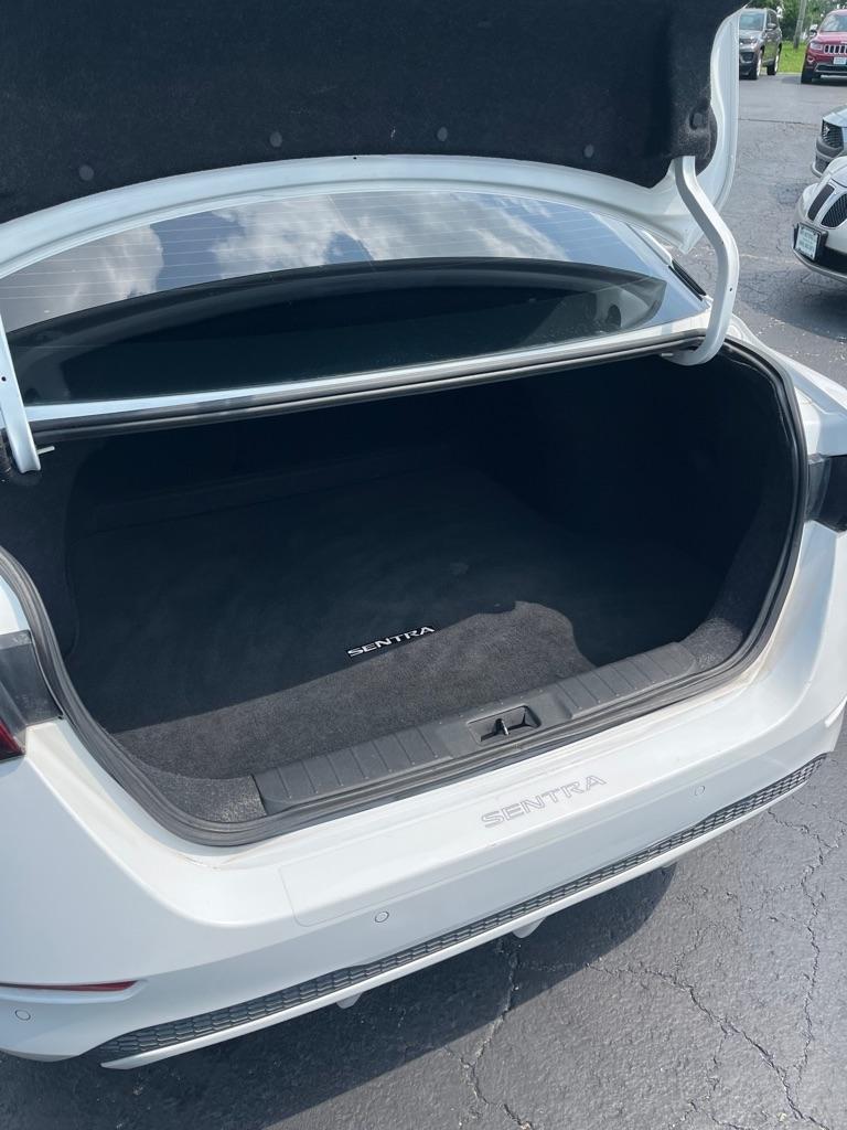 Nissan Sentra SV CVT 2021