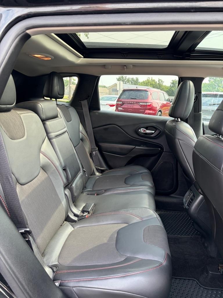 Jeep Cherokee 4WD 4dr Trailhawk 2015