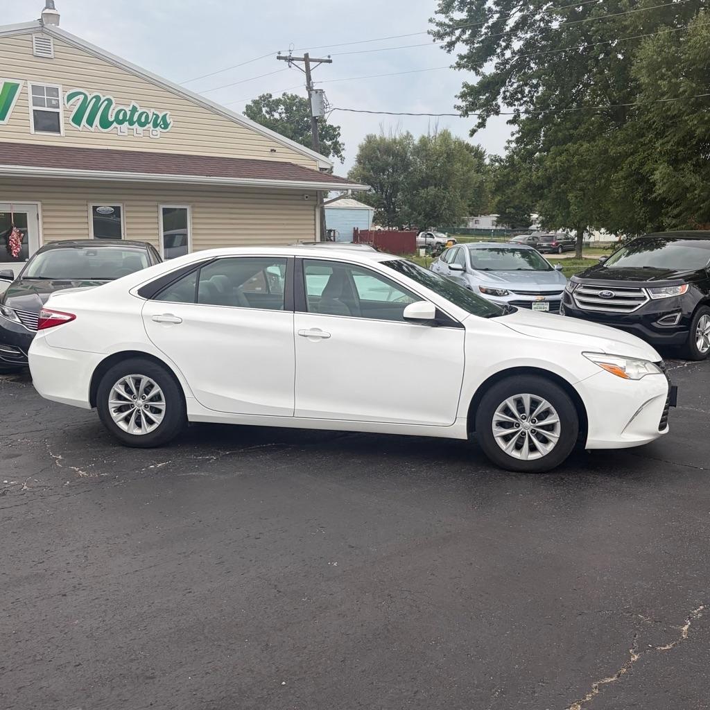 Toyota Camry 4dr Sdn I4 Auto SE w/Special Edition Pkg (Natl) 2016