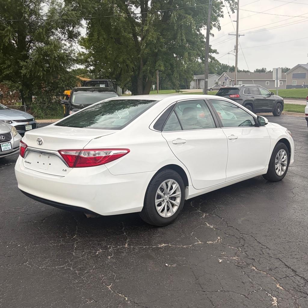 Toyota Camry 4dr Sdn I4 Auto SE w/Special Edition Pkg (Natl) 2016