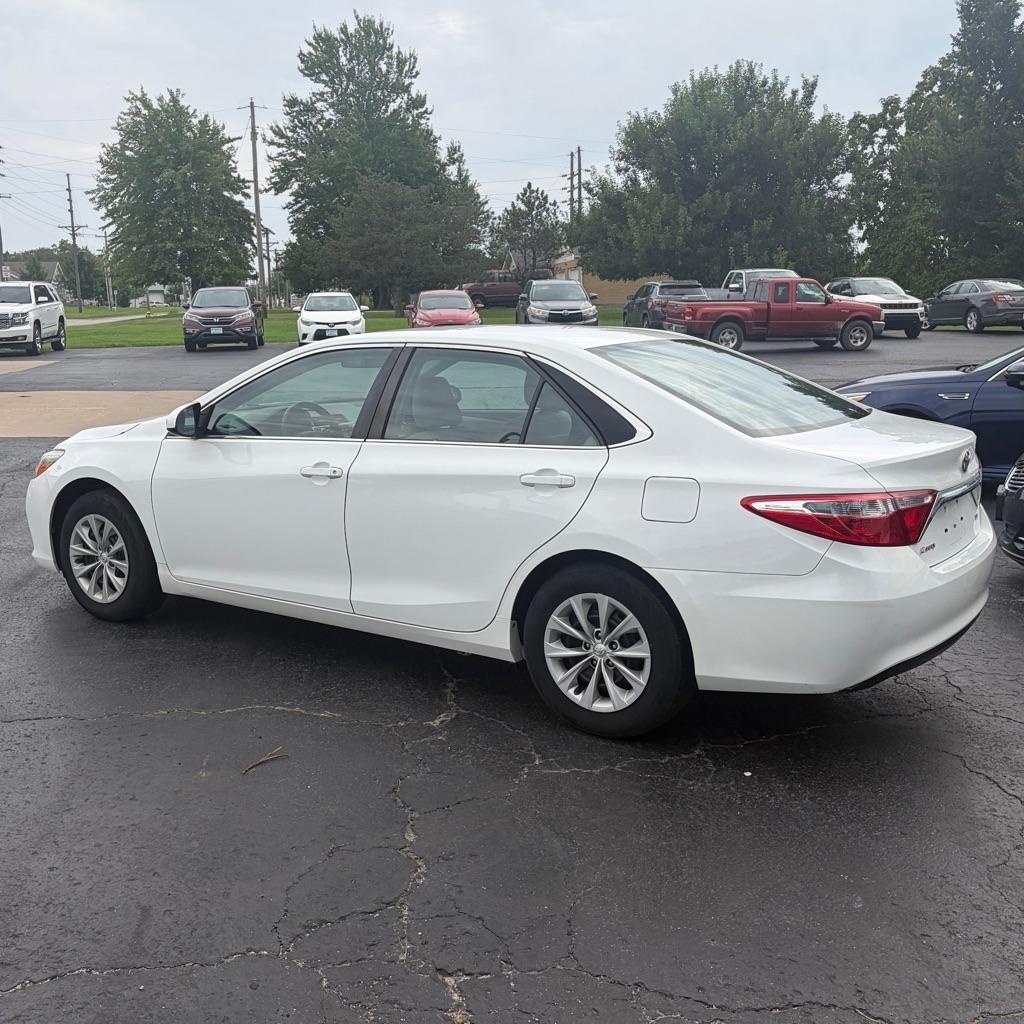 Toyota Camry 4dr Sdn I4 Auto SE w/Special Edition Pkg (Natl) 2016