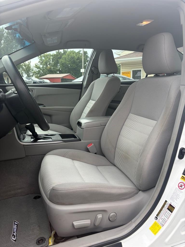 Toyota Camry 4dr Sdn I4 Auto SE w/Special Edition Pkg (Natl) 2016