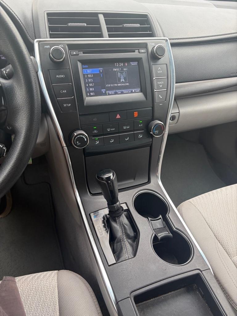 Toyota Camry 4dr Sdn I4 Auto SE w/Special Edition Pkg (Natl) 2016