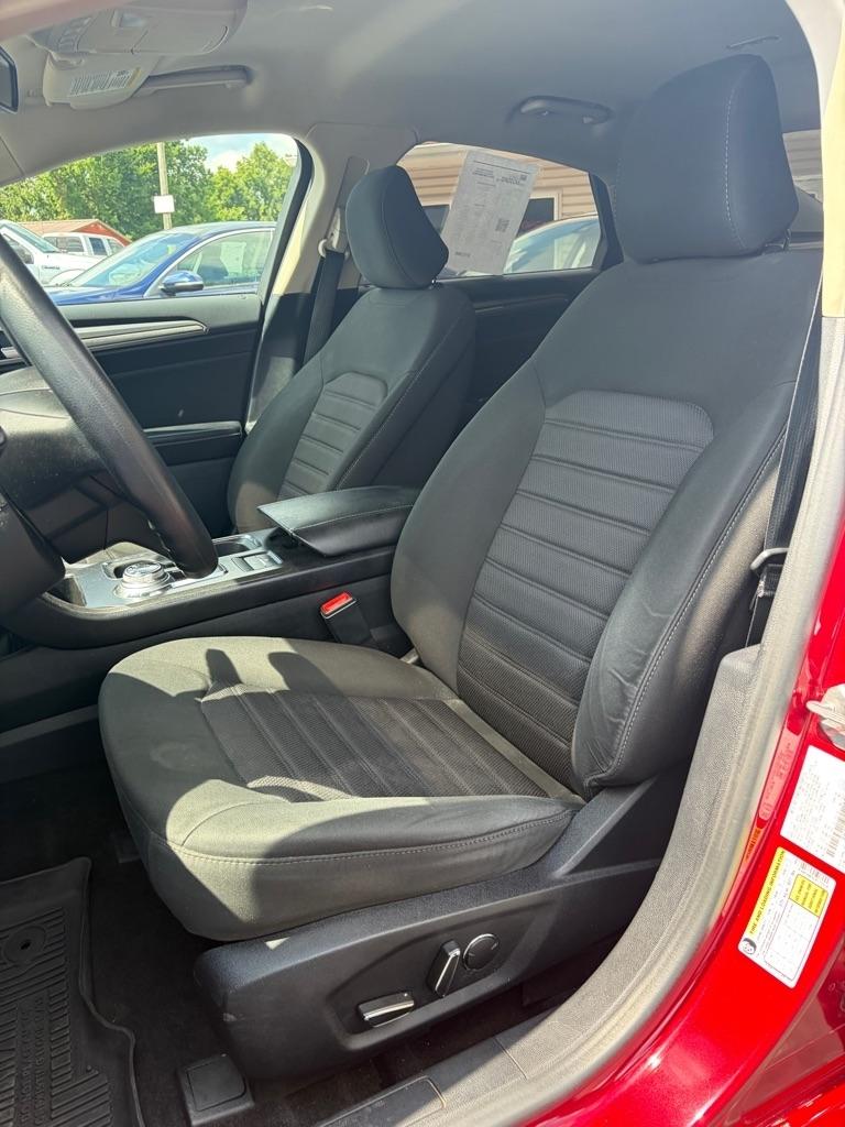 Ford Fusion SE FWD 2020