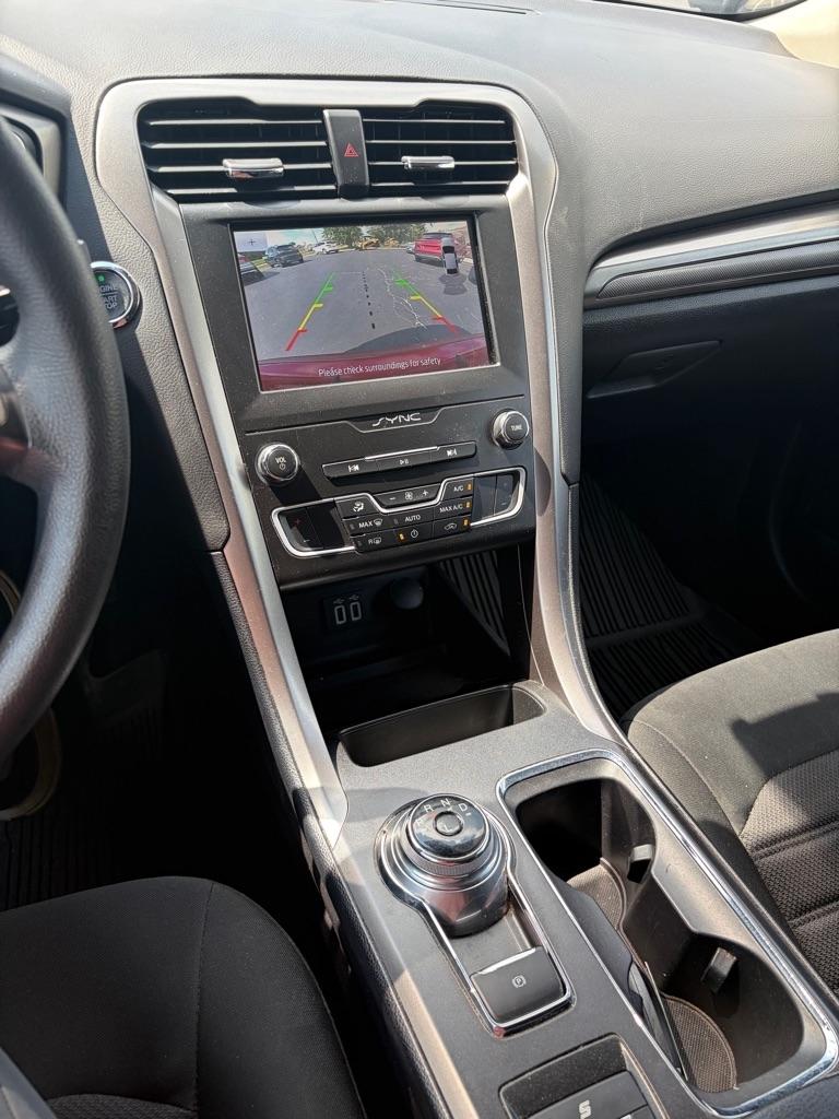 Ford Fusion SE FWD 2020