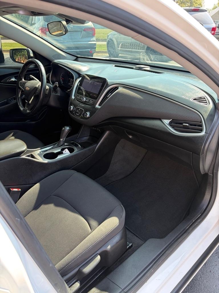 Chevrolet Malibu 4dr Sdn RS 2020