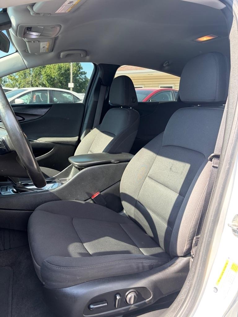 Chevrolet Malibu 4dr Sdn RS 2020