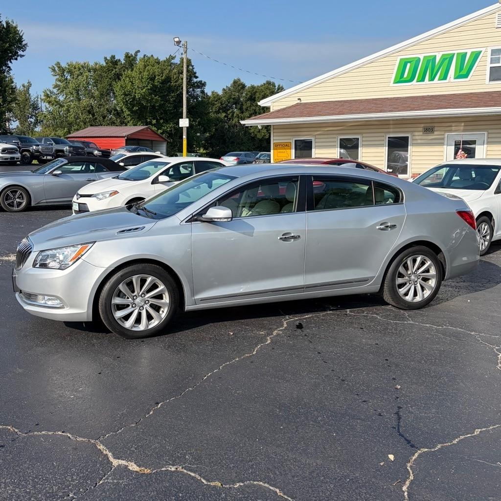 Buick LaCrosse 4dr Sdn Premium I FWD 2016