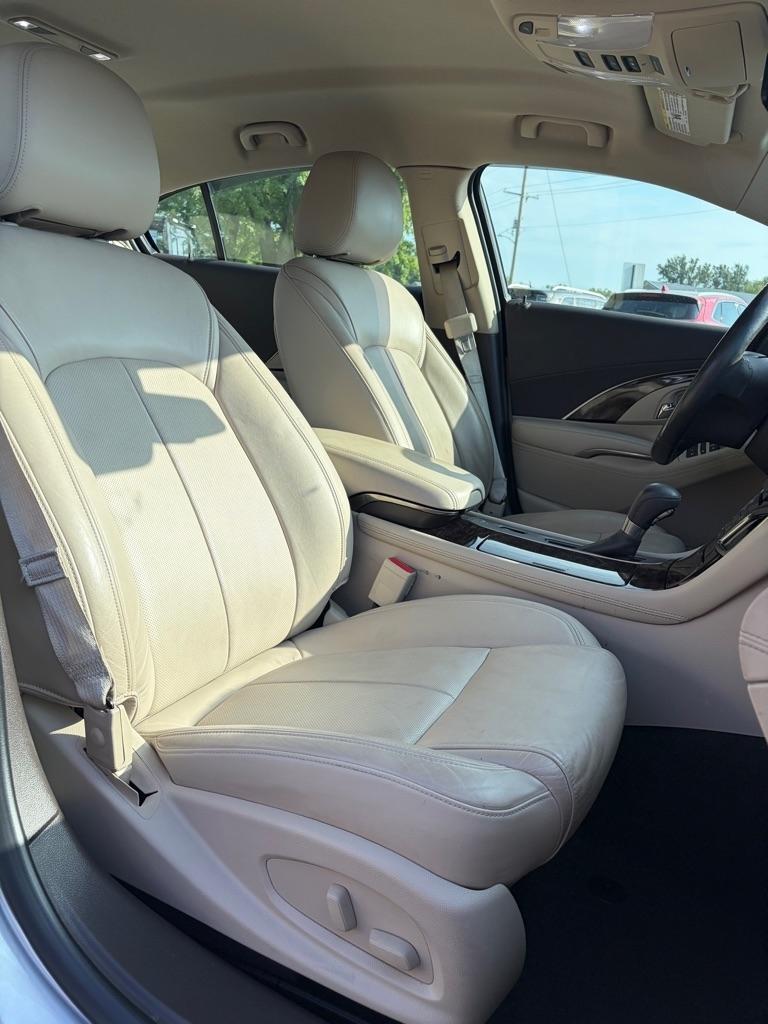 Buick LaCrosse 4dr Sdn Premium I FWD 2016