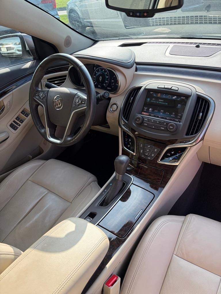 Buick LaCrosse 4dr Sdn Premium I FWD 2016