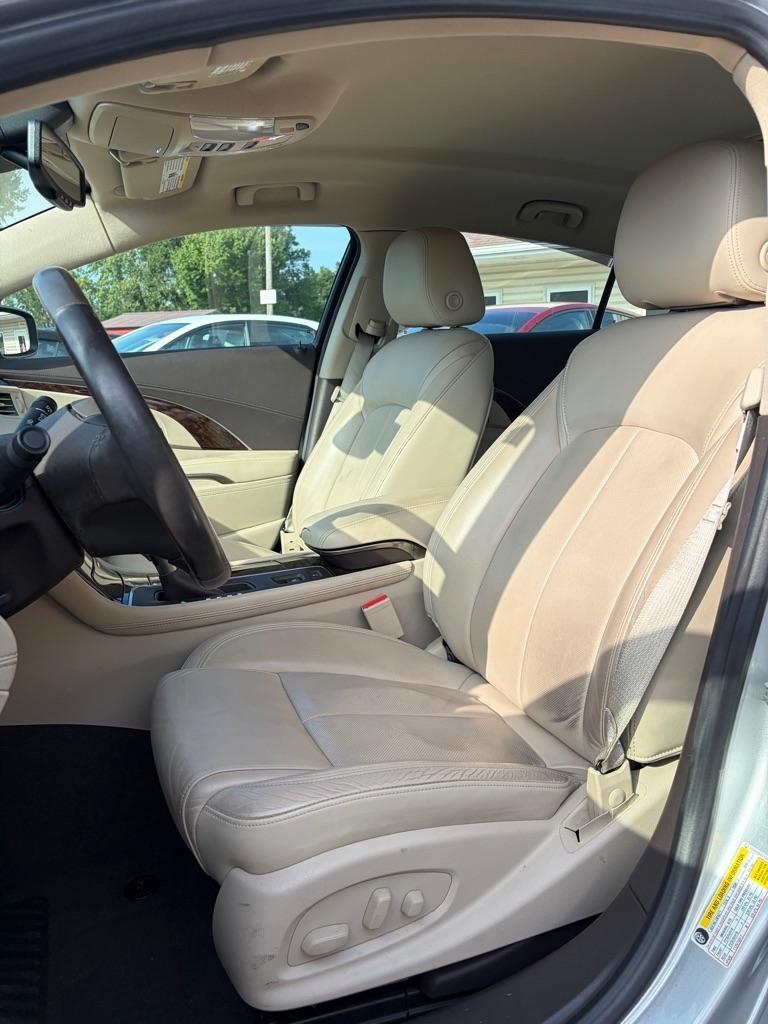 Buick LaCrosse 4dr Sdn Premium I FWD 2016