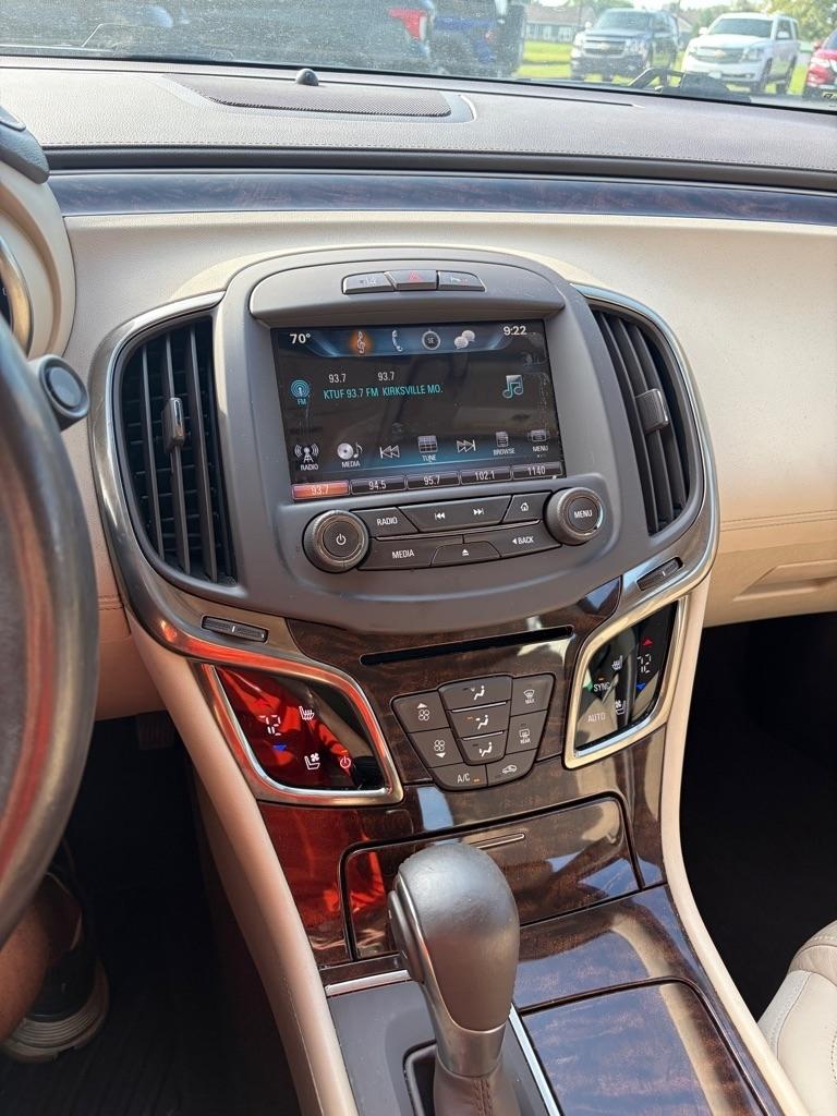 Buick LaCrosse 4dr Sdn Premium I FWD 2016