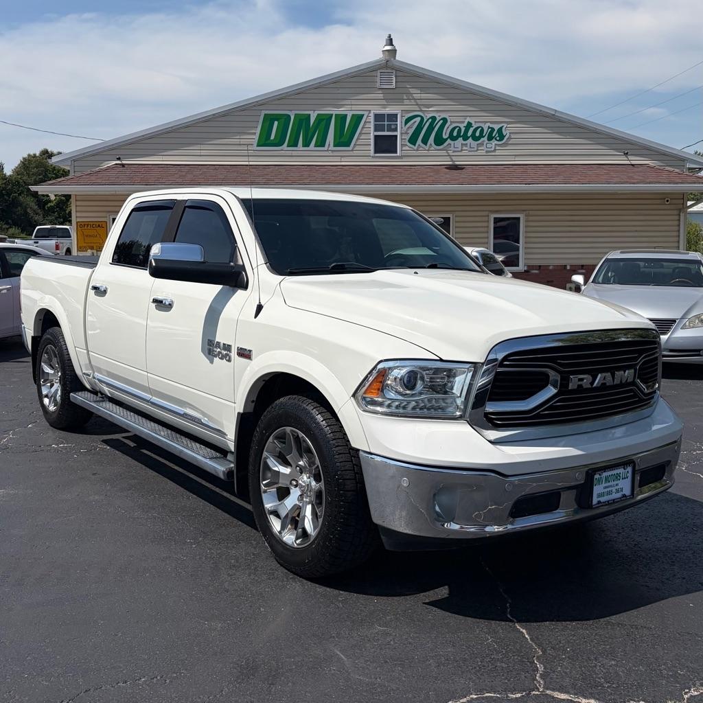 RAM 1500 4WD Crew Cab 140.5" Limited 2017