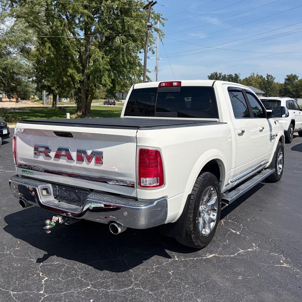 RAM 1500 4WD Crew Cab 140.5" Limited 2017