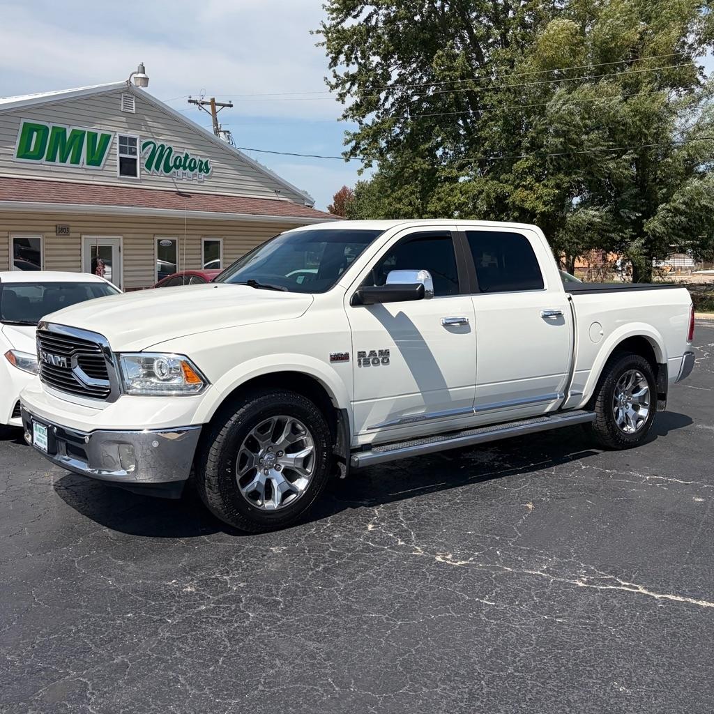 RAM 1500 4WD Crew Cab 140.5" Limited 2017