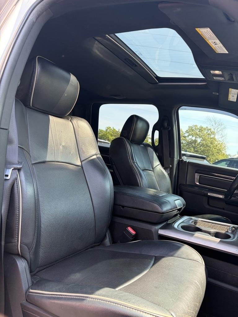 RAM 1500 4WD Crew Cab 140.5" Limited 2017