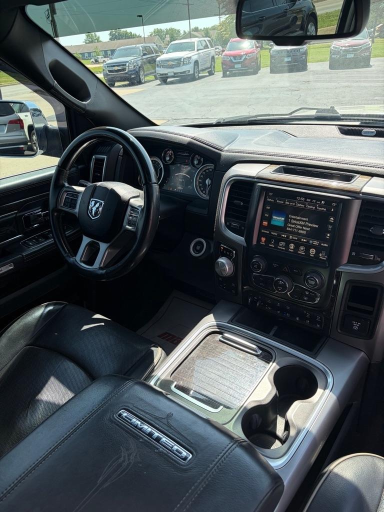 RAM 1500 4WD Crew Cab 140.5" Limited 2017
