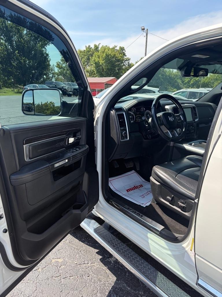 RAM 1500 4WD Crew Cab 140.5" Limited 2017
