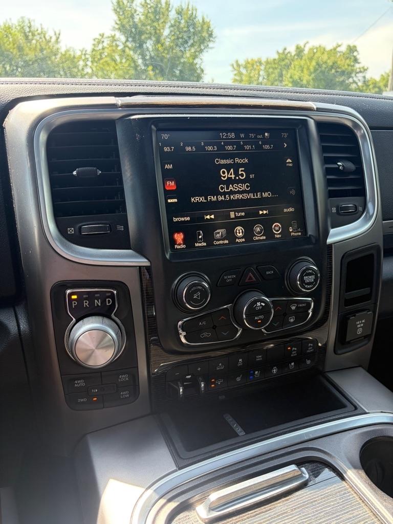 RAM 1500 4WD Crew Cab 140.5" Limited 2017