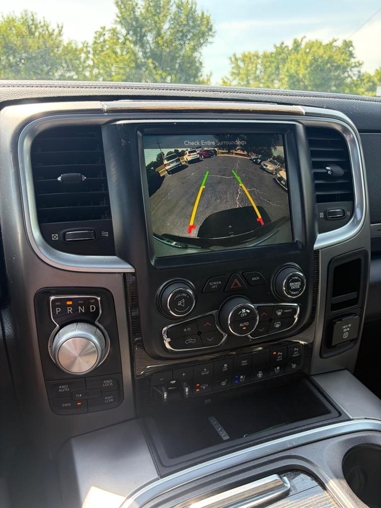 RAM 1500 4WD Crew Cab 140.5" Limited 2017