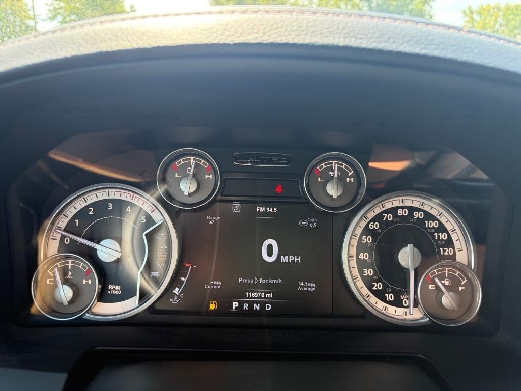 RAM 1500 4WD Crew Cab 140.5" Limited 2017