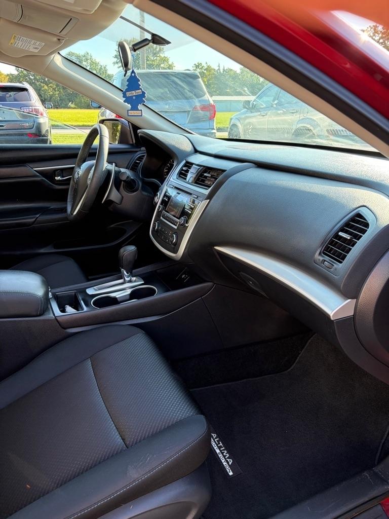 Nissan Altima 2.5 SR Sedan 2017