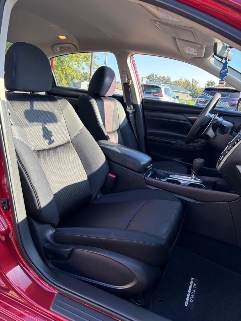 Nissan Altima 2.5 SR Sedan 2017