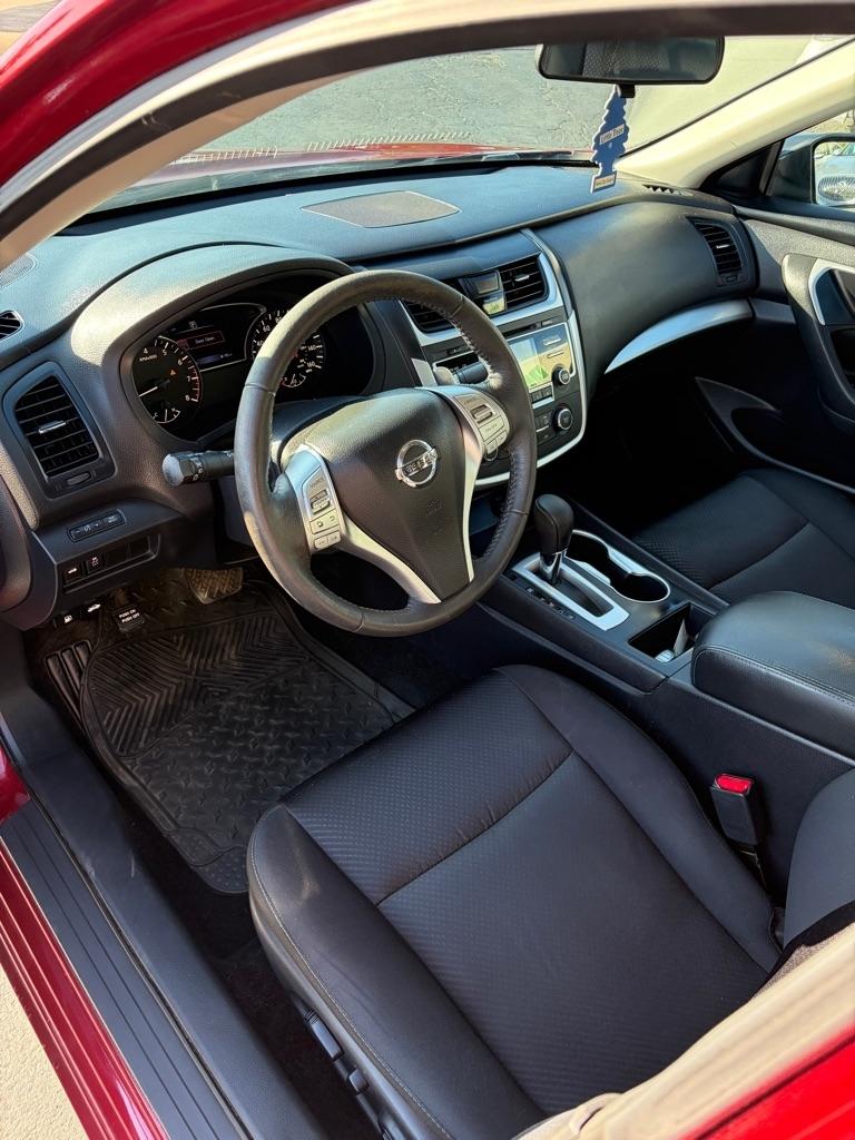 Nissan Altima 2.5 SR Sedan 2017