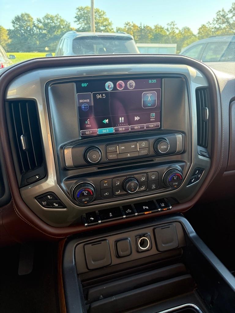 Chevrolet Silverado 1500 4WD Crew Cab 143.5" High Country 2014