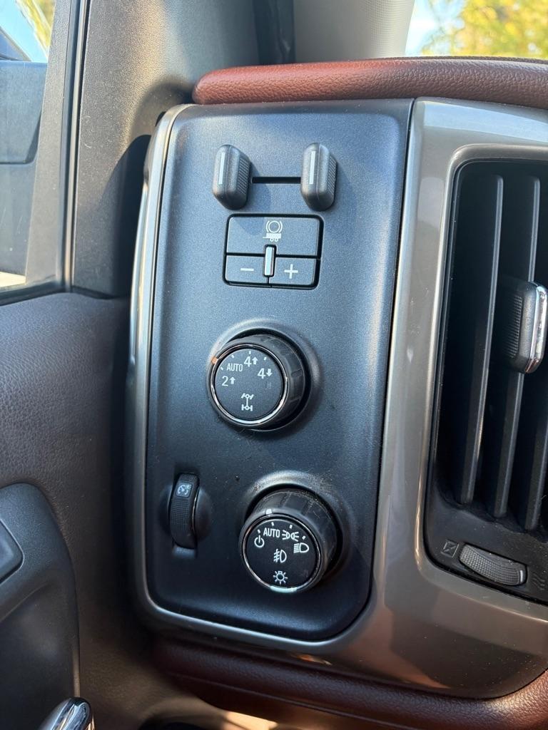 Chevrolet Silverado 1500 4WD Crew Cab 143.5" High Country 2014