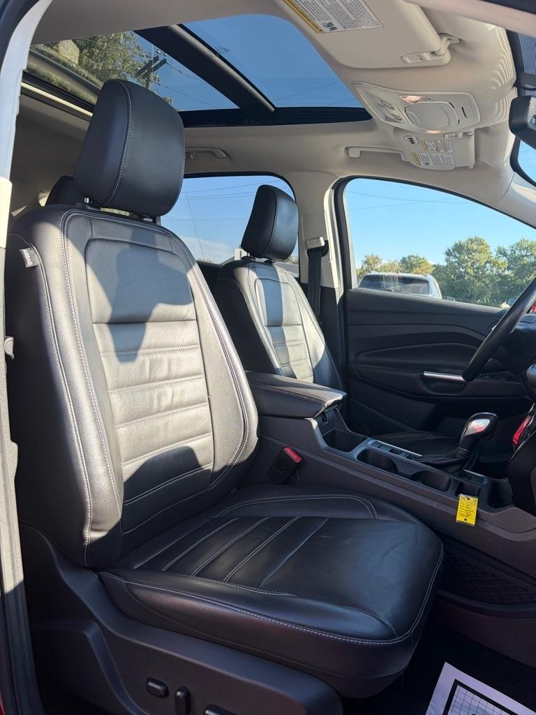 Ford Escape Titanium 4WD 2018