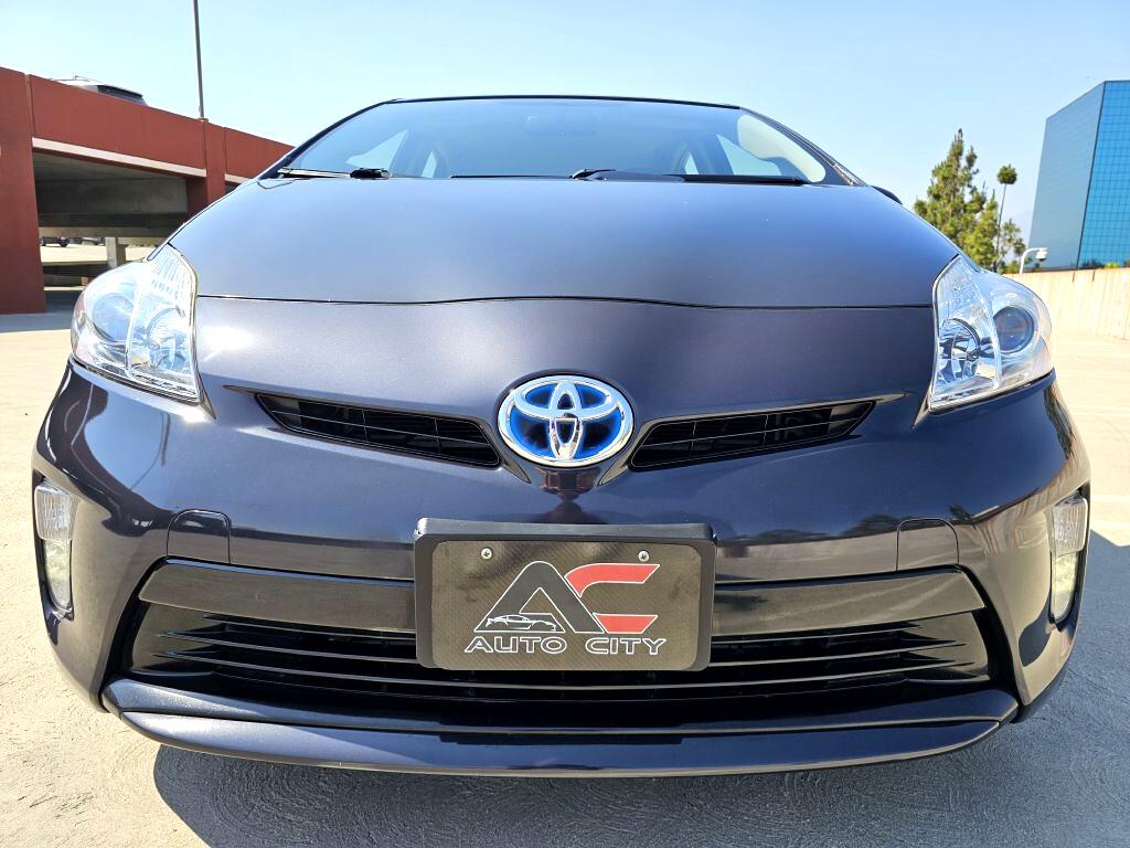 2014 Toyota Prius Three photo 4