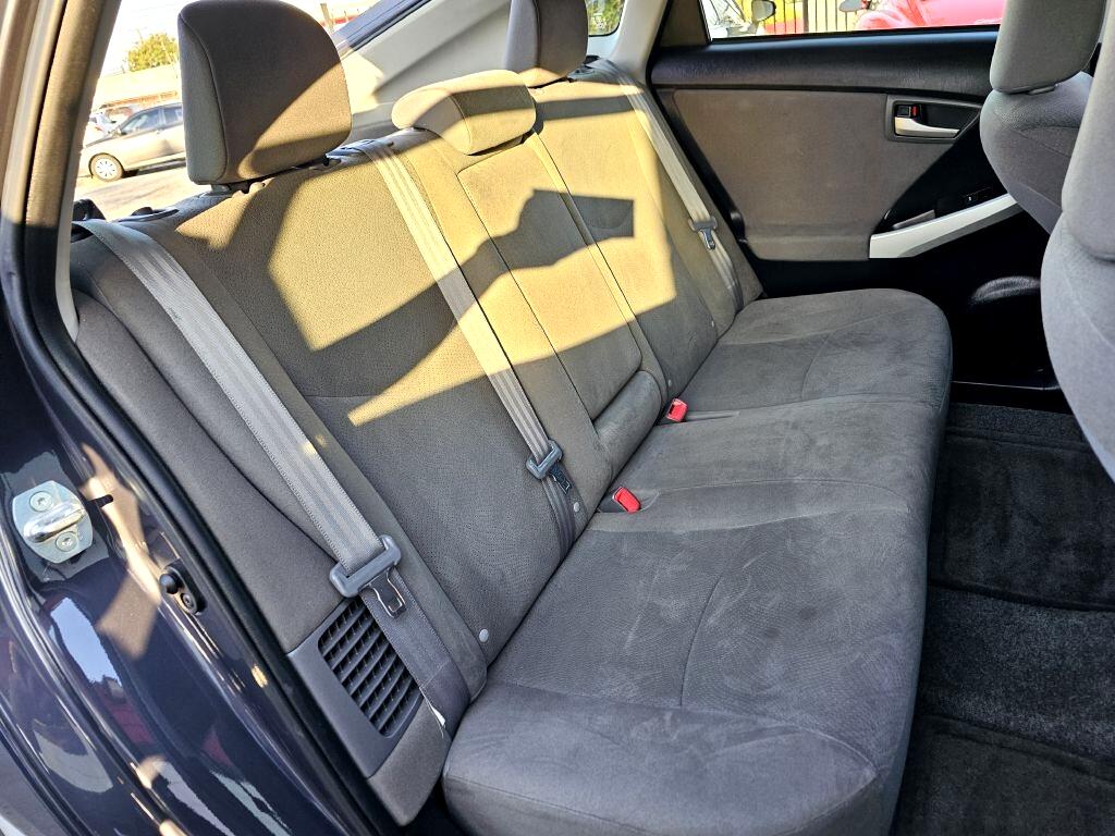 2014 Toyota Prius Three photo 20