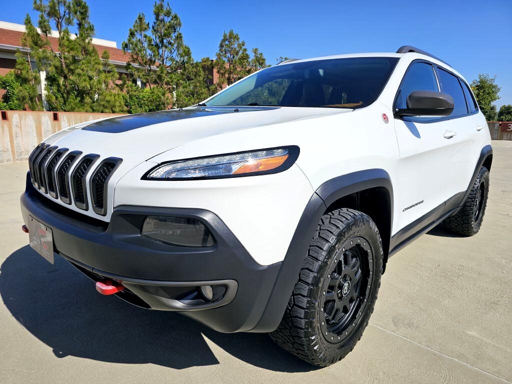2014 Jeep Cherokee Trailhawk photo 2