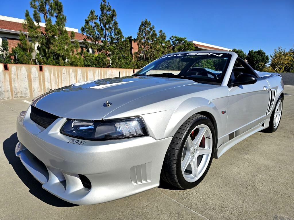 2001 Ford Mustang GT Deluxe Convertible photo 2