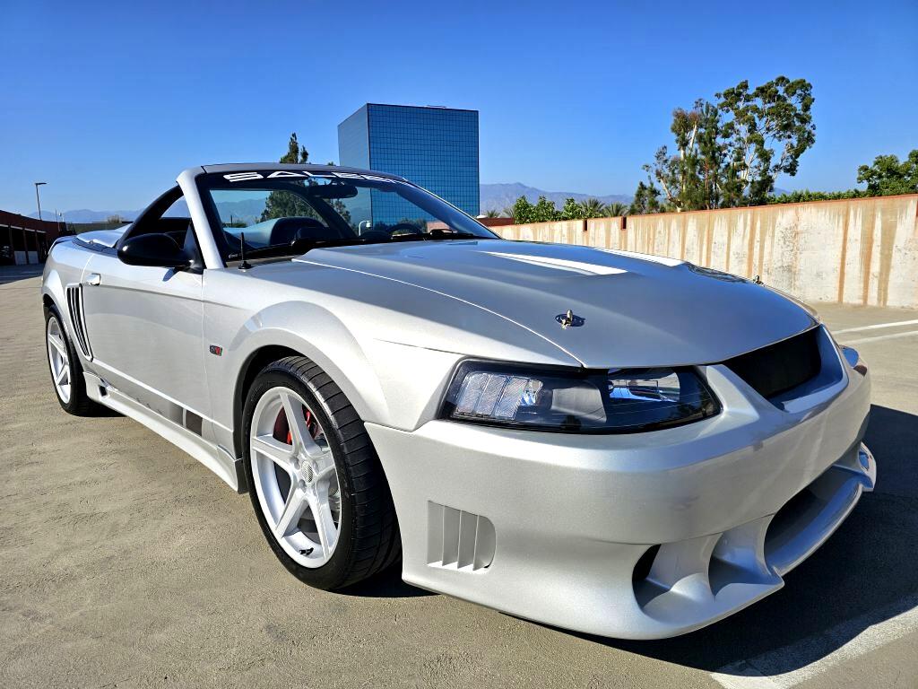 2001 Ford Mustang GT Deluxe Convertible photo 4