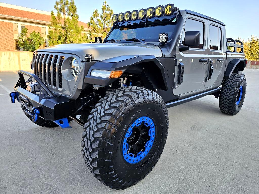 2021 Jeep Gladiator Freedom photo 2