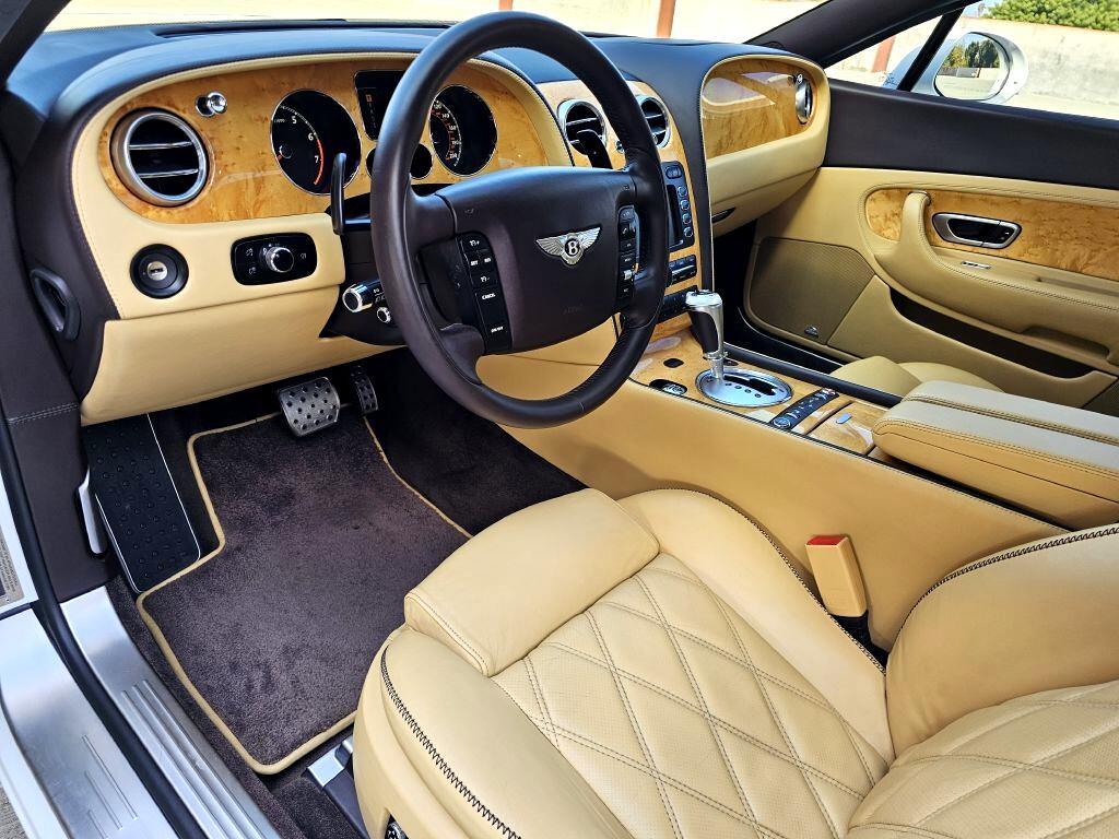 2010 Bentley Continental GT photo 17